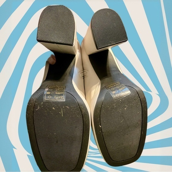 Qupid Woman’s Platform White Chunky Heeled Boots 🔥EUC🔥 Sz 10 - Picture 4 of 8